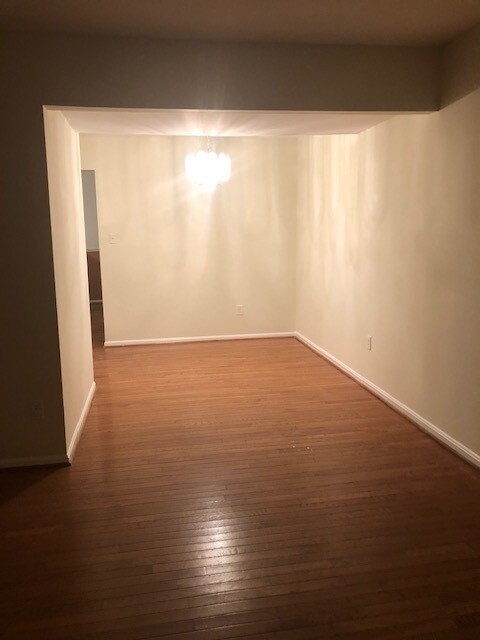 Building Photo - 5231 Cannes Ct