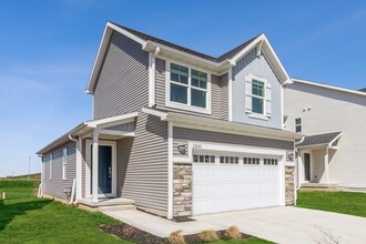 Building Photo - 1241 NW Yorktown Dr