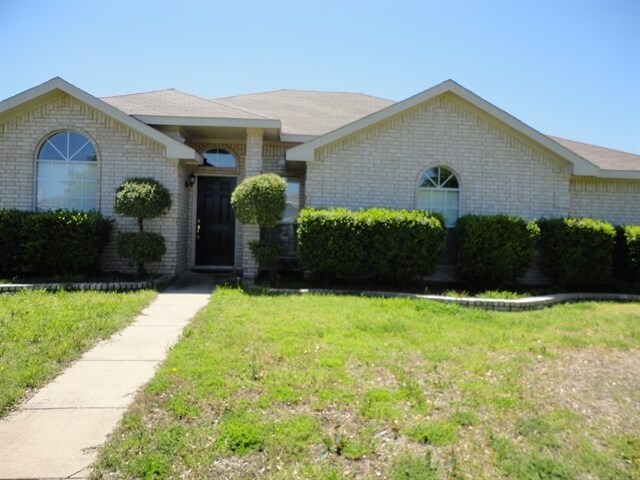 Foto principal - 432 Round Rock Road