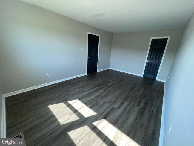 Foto del edificio - 2 Lawrence Ct