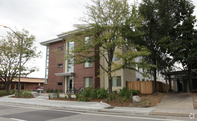 Building Photo - 1409 Elizabeth Apartments