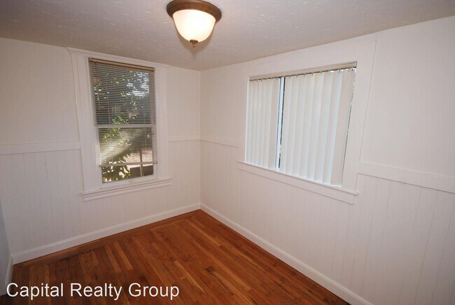 Building Photo - 1105 Bayswater Ave