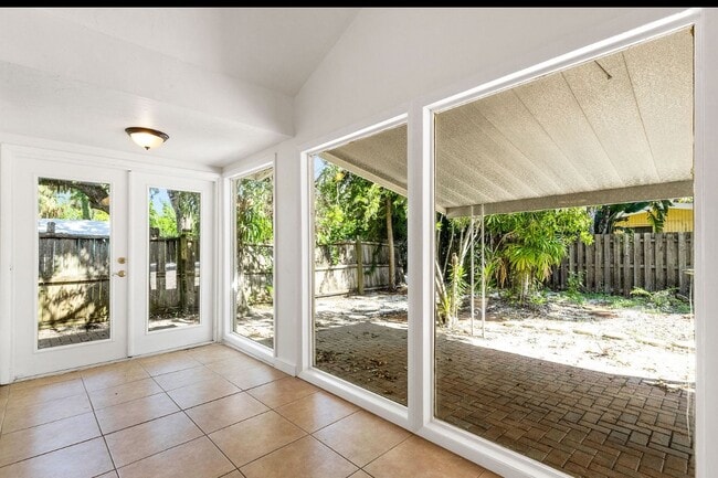 Building Photo - 1300 40th St