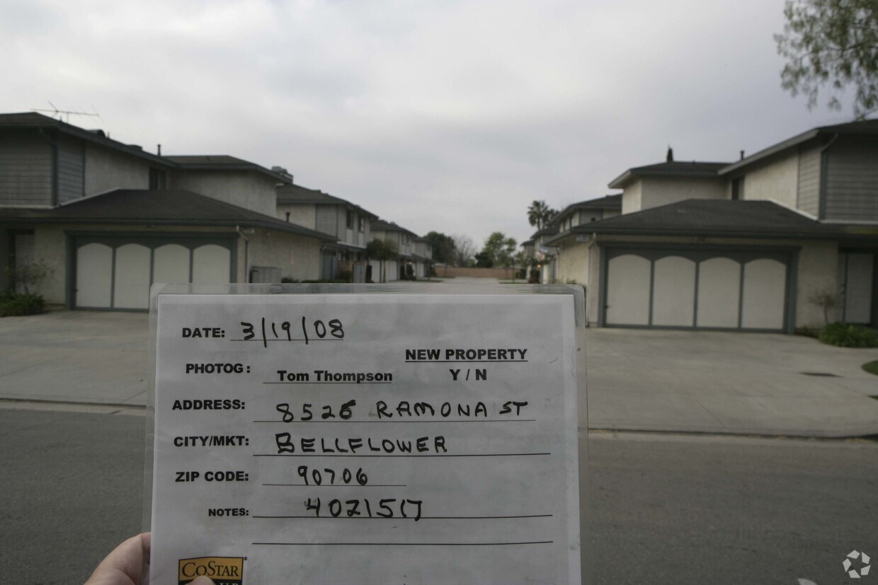  - 8526-8536 Ramona St