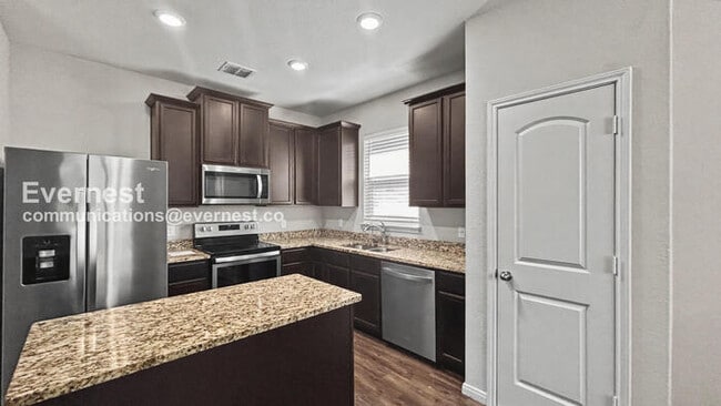 Building Photo - 6312 Juniper Vw