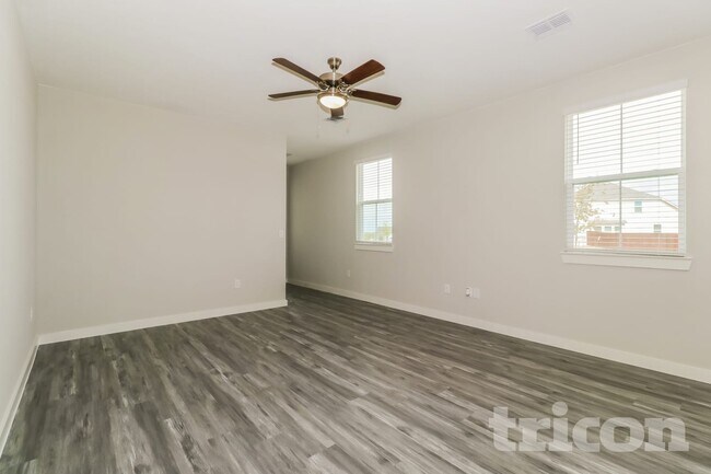 Building Photo - 625 Raglands Rd