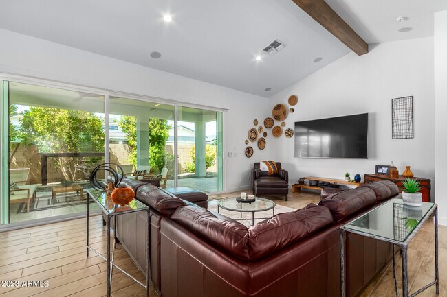 Foto del edificio - 17332 W Wildwood St