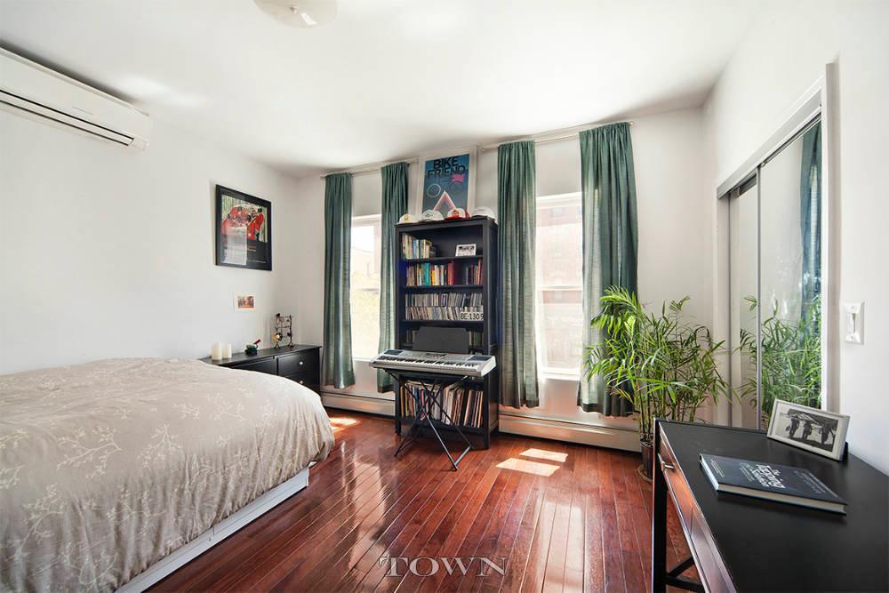 Primary Photo - 759 Grand St