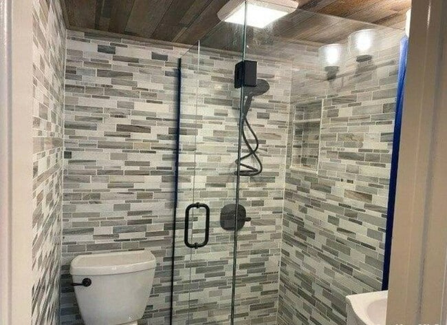 Building Photo - 195 San Juan Dr