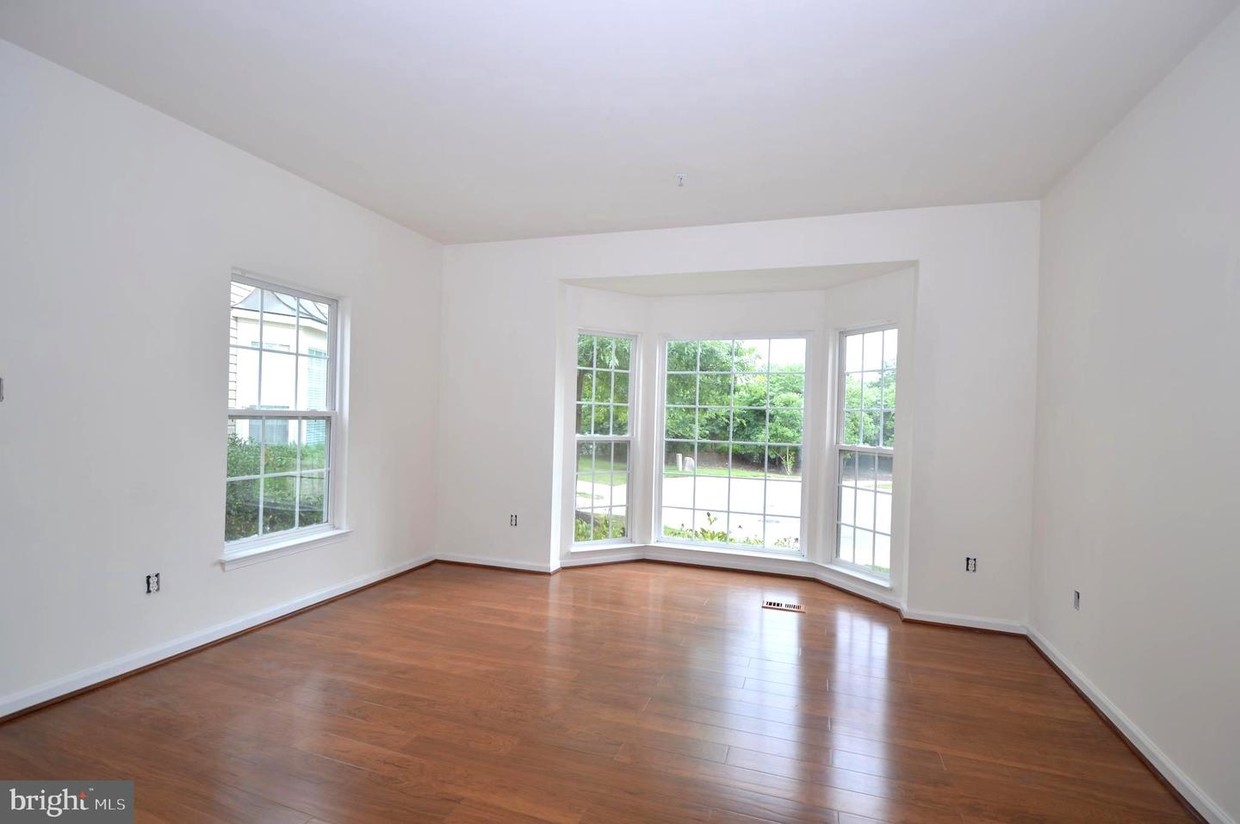 Primary Photo - 6411 Stockbridge Overlook Ct