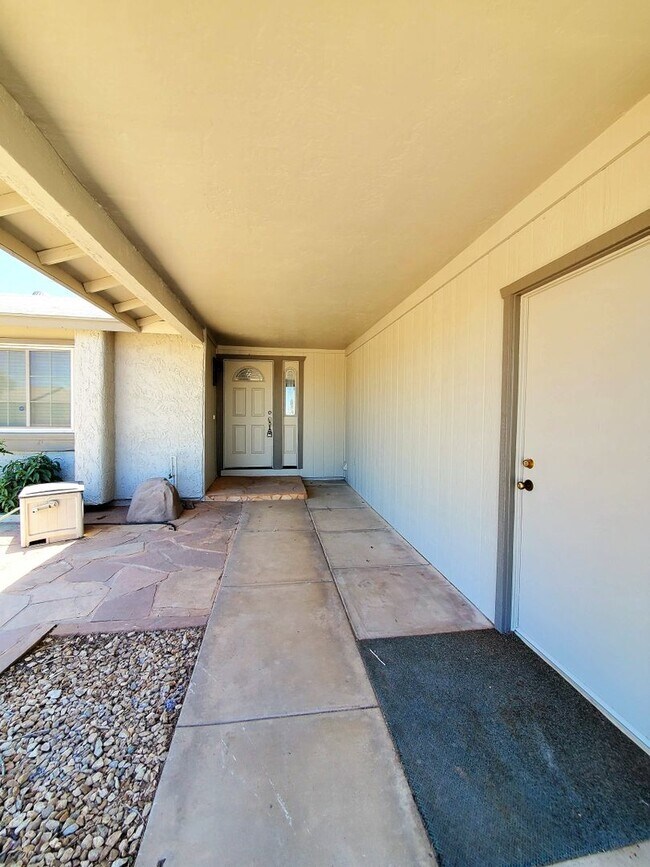 Foto del edificio - 2101 W Western Dr