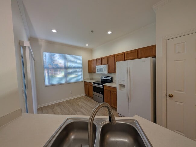 Foto del edificio - 4004 Crabtree Ave