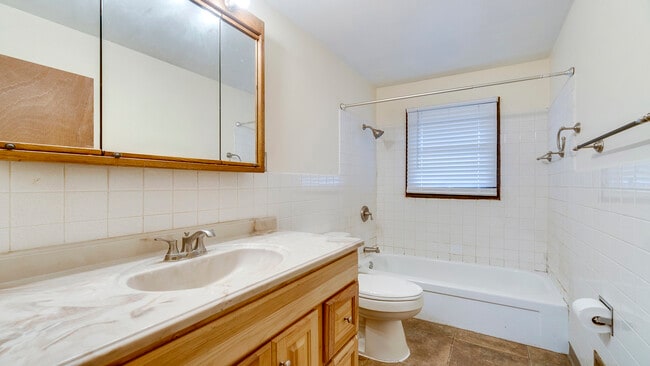 Building Photo - 229 Flintridge Dr