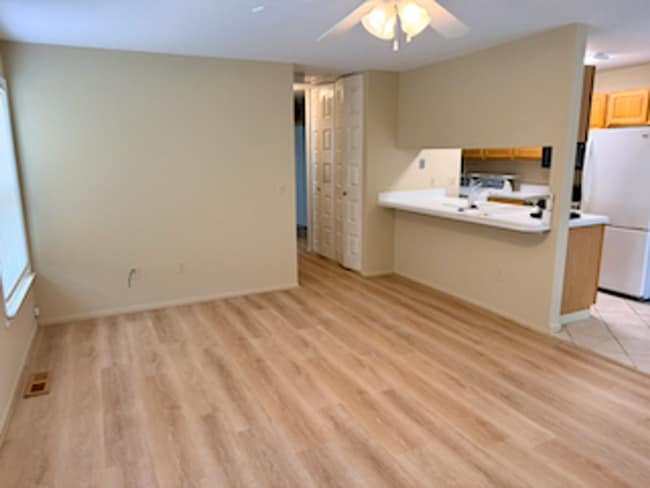 Foto del edificio - 2802 Stoney Ridge Dr