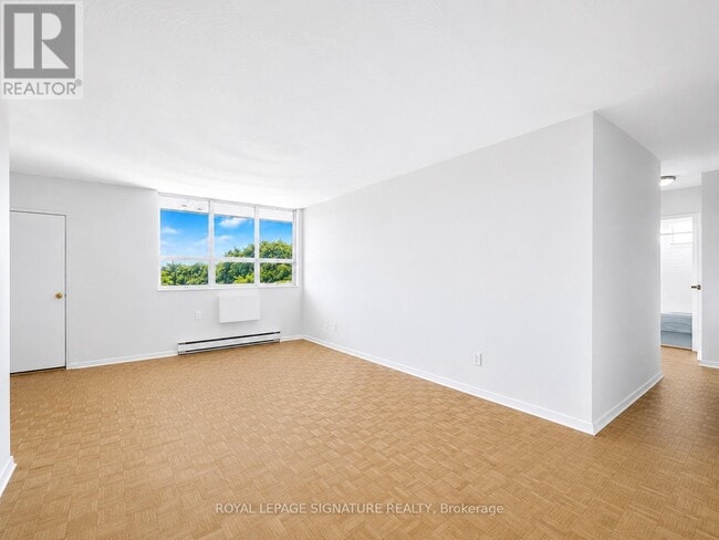 Building Photo - 525 Eglinton Ave E