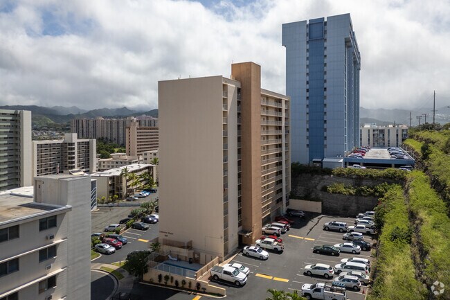 Building Photo - Lakeview Royal