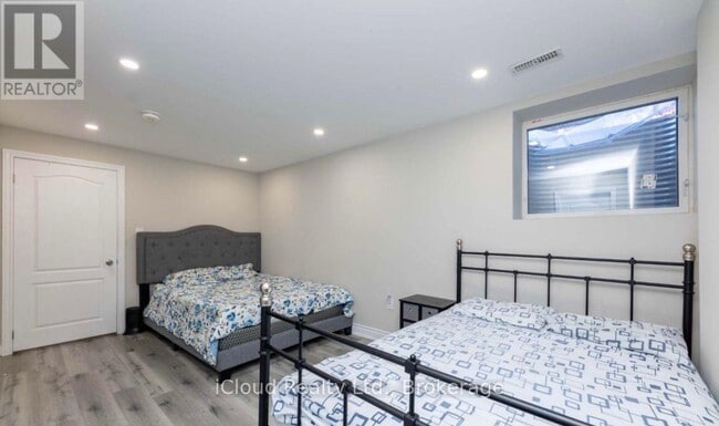 Building Photo - 22 Cirrus Cres