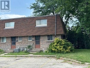 Building Photo - 21-21 Woodlawn Rd