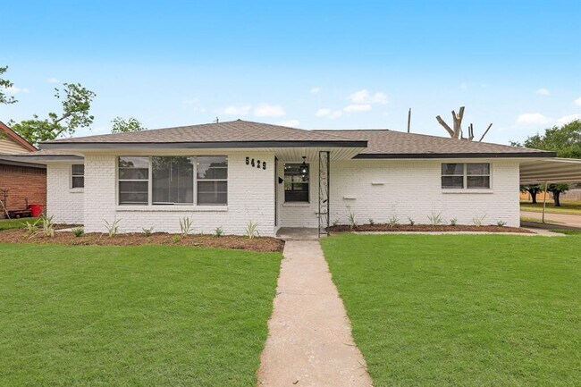Building Photo - 5429 De Lange Ln