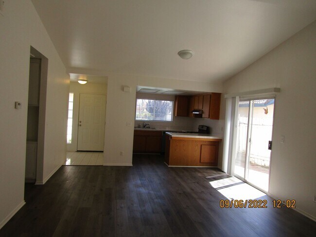 Building Photo - Centrally Located Single Story Home in the...