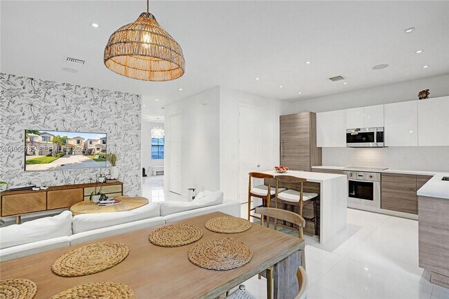 Foto del edificio - 650 NE 193rd Terrace