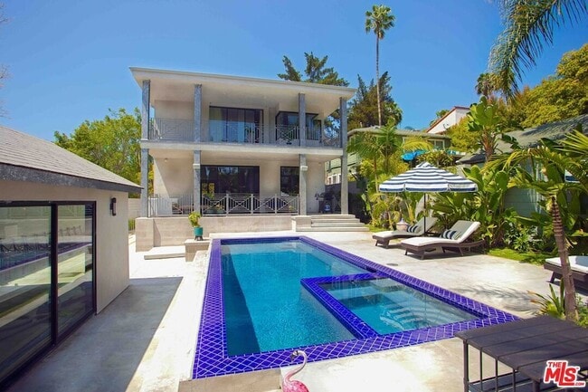 Foto del edificio - 1724 N Sierra Bonita Ave