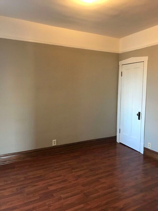Foto del edificio - 1540 N Hamlin Ave