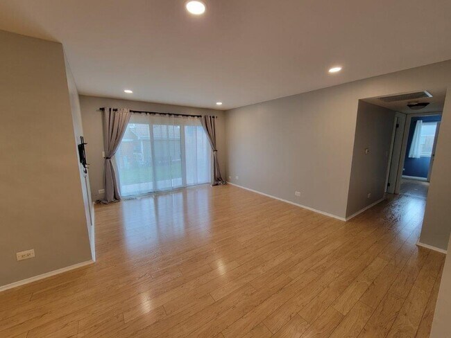 Foto del edificio - 239 Hawthorne Ct
