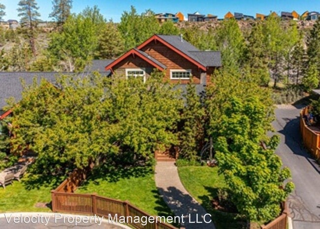 Building Photo - 3 br, 2.5 bath House - 19338 SW Laurelhurs...