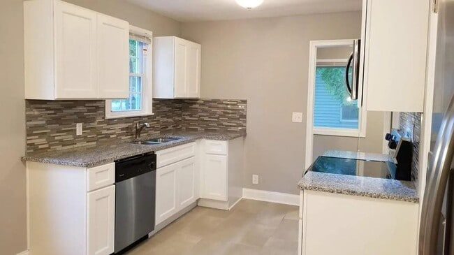 Photo - 3BR w/ In-Unit W/D + Assigned Parking in Nashville House