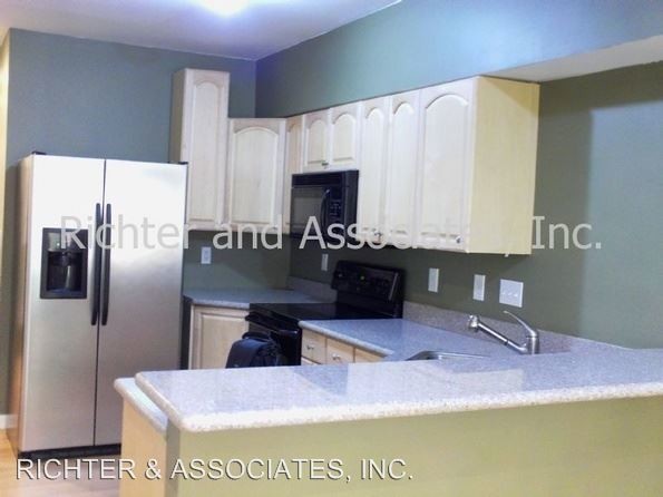 Building Photo - 3 br, 1 bath House - 4545 PARKER DR.