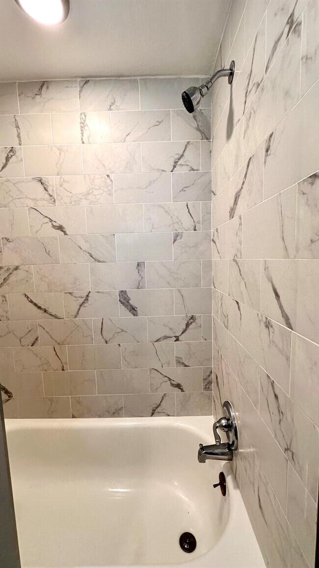 Foto del edificio - 309 Swain Blvd