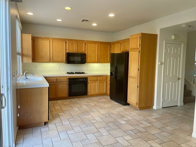 Building Photo - Three Bedroom Home in the Storke Ranch - A...