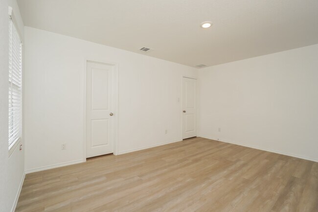 Building Photo - 4243 Southton Mere
