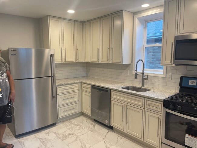 Building Photo - 7372 Tulane Ave