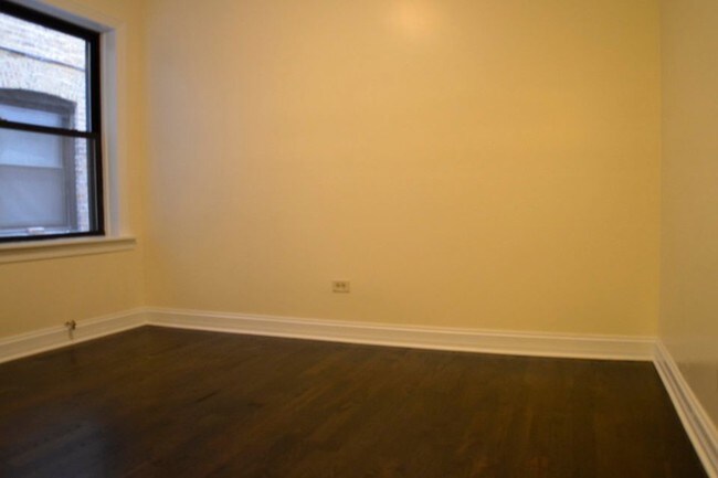 Building Photo - 3400 W Carmen Ave
