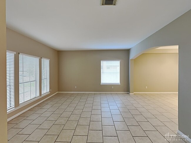 Building Photo - 7719 Trophy Pl Dr