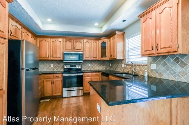 Foto del edificio - 3 br, 2.5 bath House - 212 North Highland ...