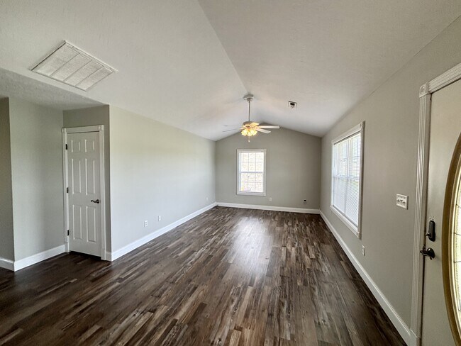 Foto del edificio - 1273 Kit Cowan Rd