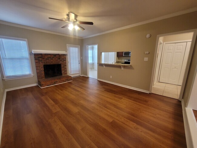 Foto del edificio - 5333 Kindlewood Dr
