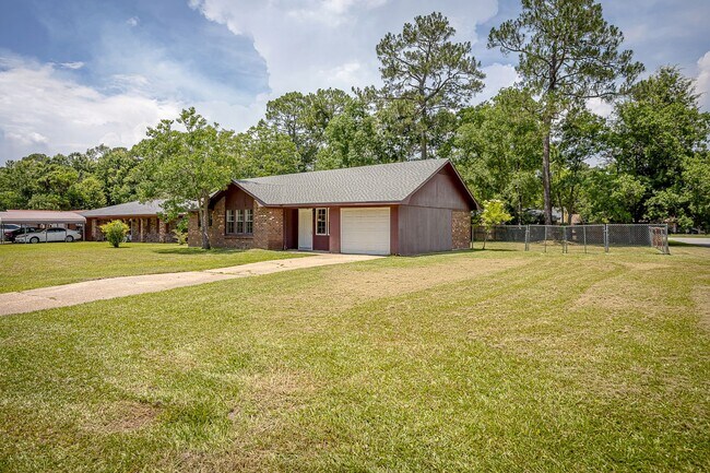 Building Photo - 1520 Kingfisher Dr
