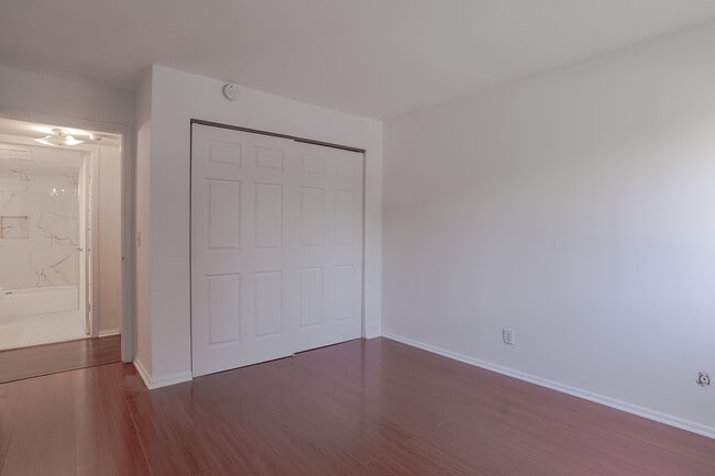 Building Photo - 1203 Sayre Dr