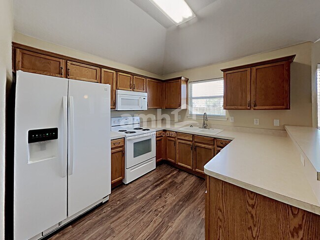 Building Photo - 321 Windmill Dr