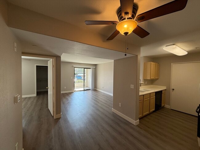 Foto del edificio - 950 Seven Hills Dr