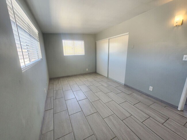 Foto del edificio - 7737 N Star Ave