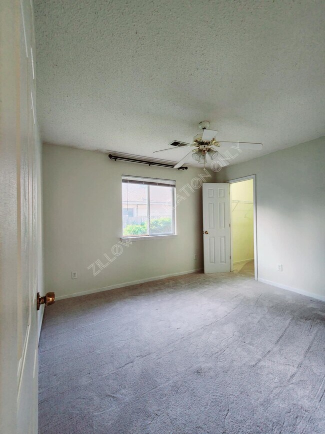 Foto del edificio - 230 S Keeler St