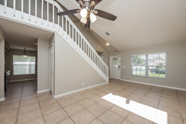 Building Photo - 520 Madrigal Ct