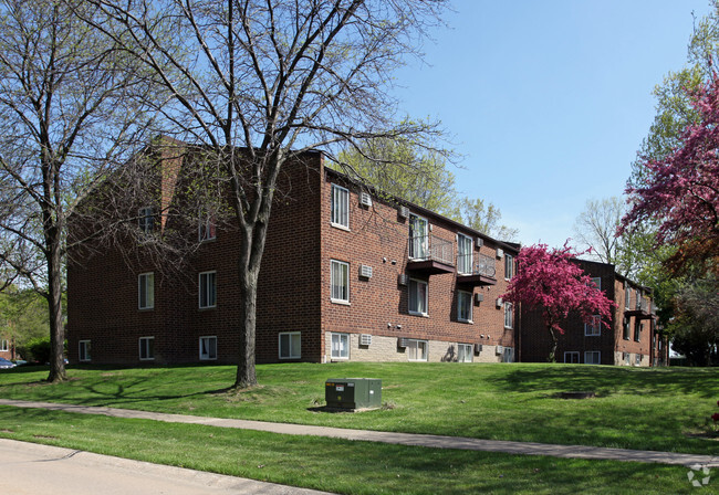 Foto del edificio - Oak Hill Village Apartments