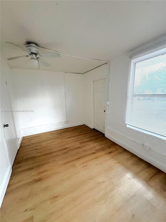 Building Photo - 840 NW 5th Ave