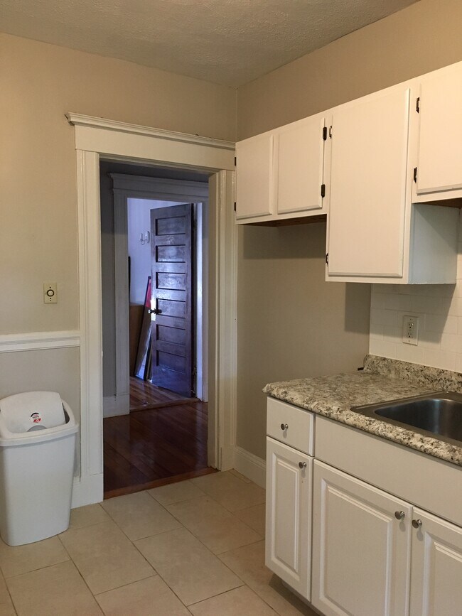 Building Photo - 7 Hartley Ter